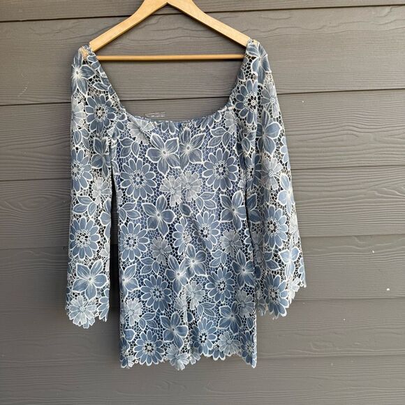 Storia lace Floral bell sleeve dress - Picture 7 of 9